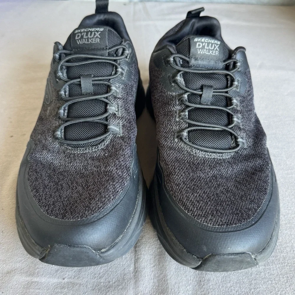 Size 9.5 - Skechers D'LUX WALKER 2.0 Men's Black Extra Wide Memory Foam Sneakers